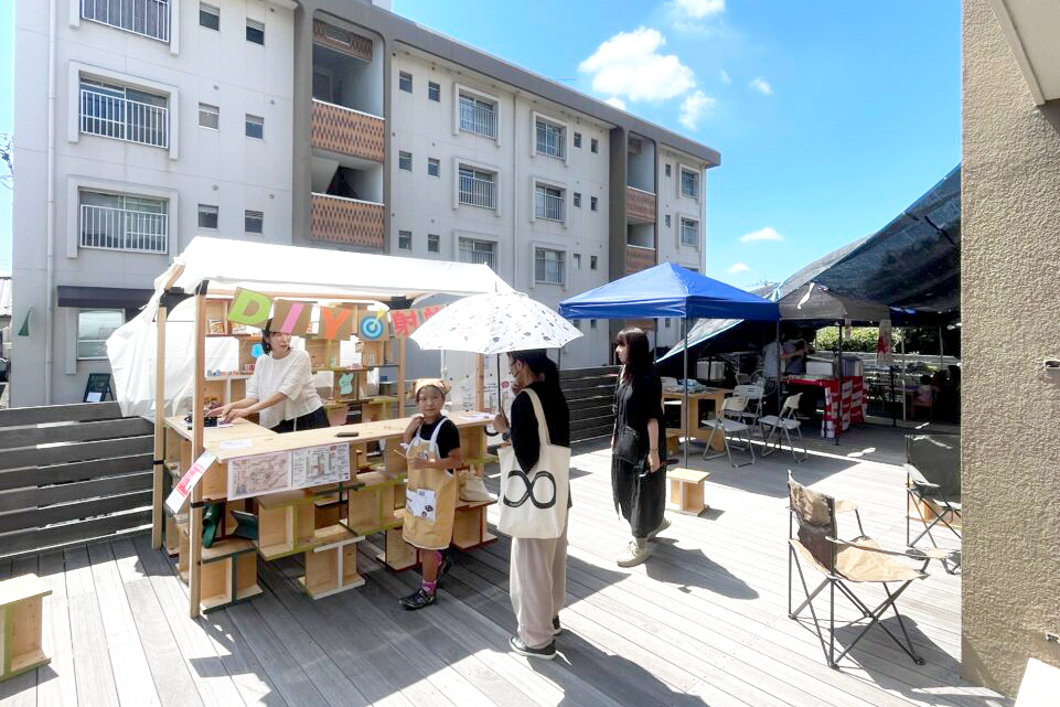 コーポ江戸屋敷のウッドデッキ